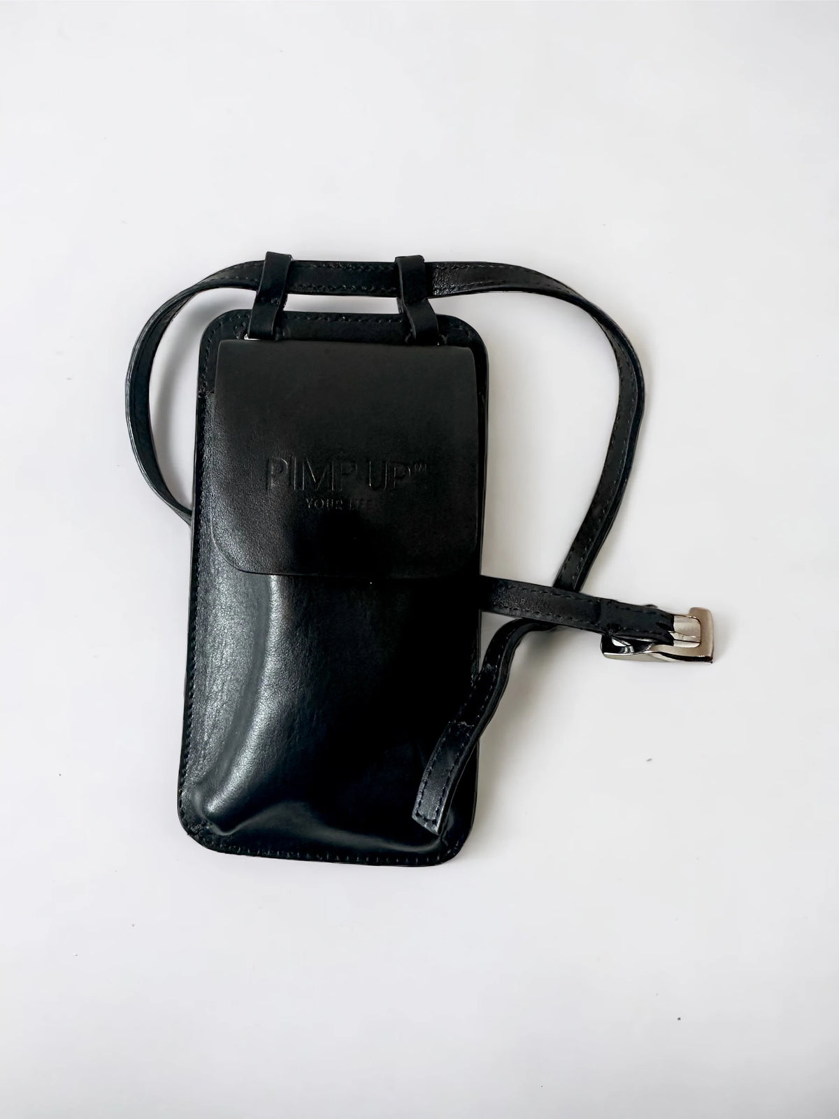 PIMP UP™ LARA BLUE JEANS — détail de la pochette téléphone 01