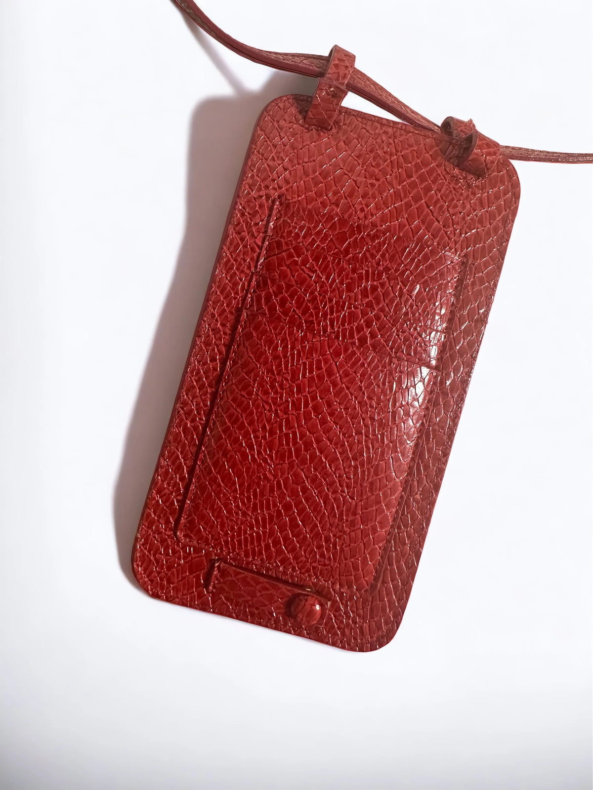 Lara Rouge Croco, détail de la pochette téléphone, vue 03