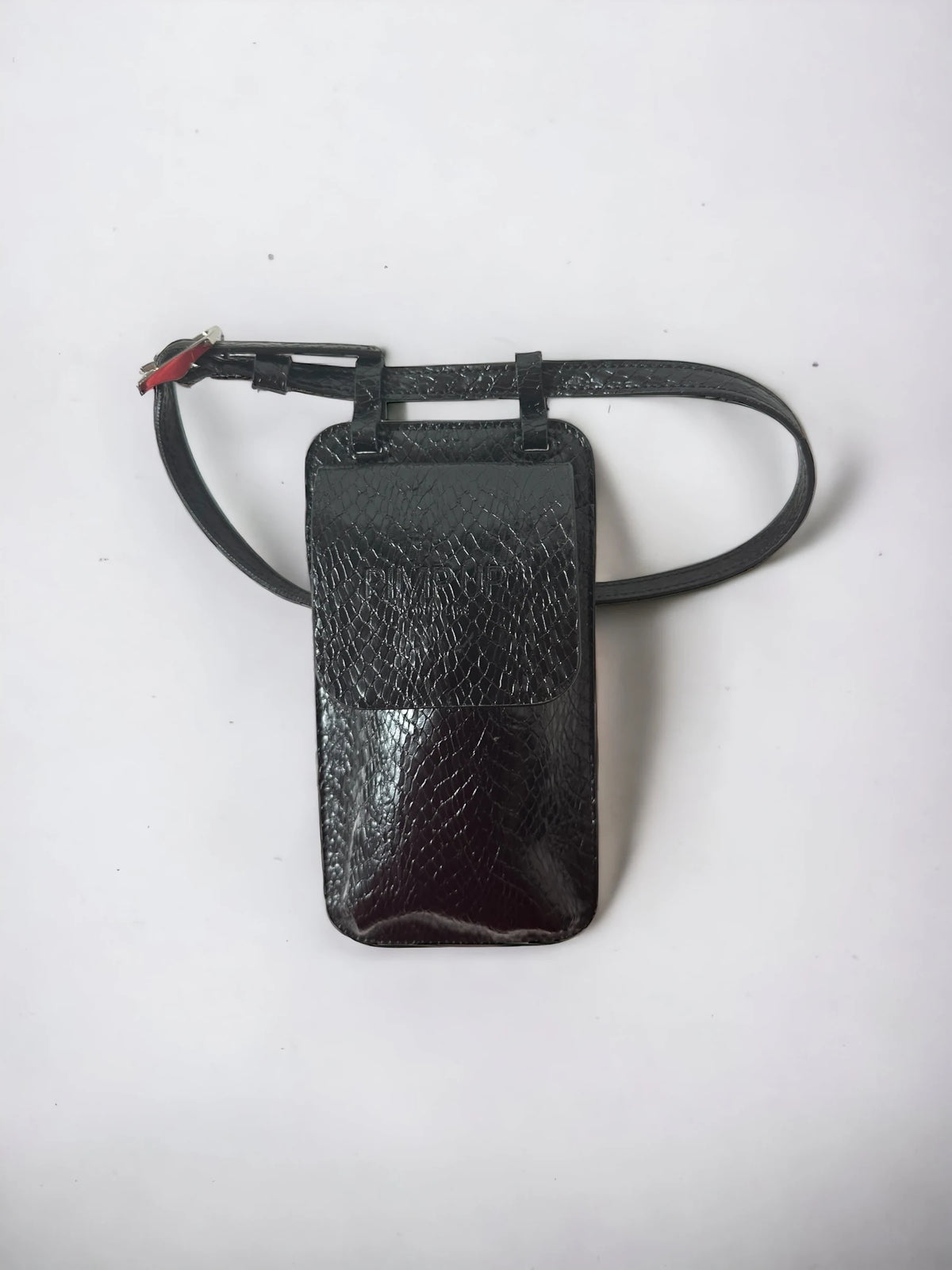 Pochette téléphone de LARA NOIR CROCO, vue portée